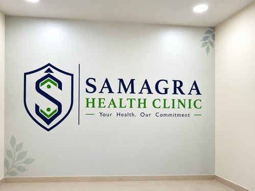 Physician and pulmonologist in Suchitra consulting a patient at Samagra Health Clinic